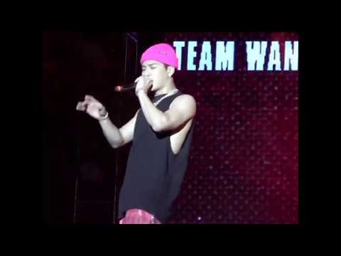 【王嘉尔jackson】王嘉尔首场音乐节show 唱跳随随便便就帅炸